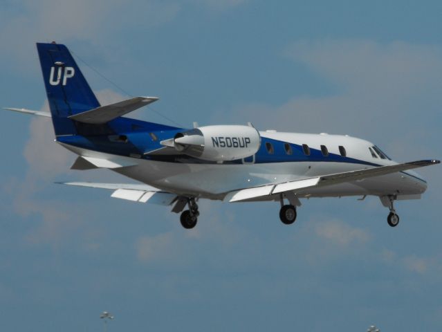 Cessna Citation Excel/XLS (GAJ506) - Landing RWY 9 in Tallahassee on the first home game of the 2015 FSU football season.