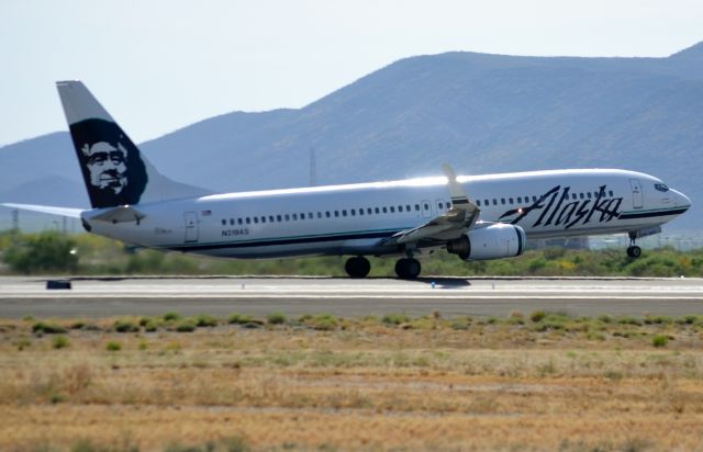 Boeing 737-900 (N319AS)