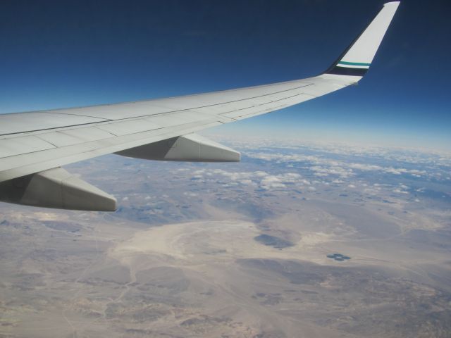 Boeing 737-800 —