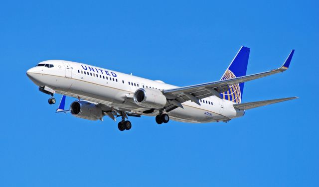 Boeing 737-800 (N73291) - photo United Airlines Boeing 737-824 N73291 (cn 33454/1611)  Continental Airlines Las Vegas - McCarran International (LAS / KLAS) USA - Nevada November 5, 2010 Photo: TDelCoro