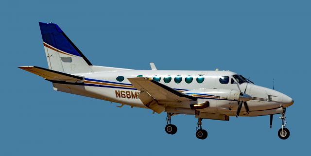 Beechcraft King Air 100 (N68MU) - N68MU 1978 Beech B100 King Air s/n BE-37 - North Las Vegas Airport  KVGT, VGTbr /Photo: Tomás Del Corobr /May 12, 2022