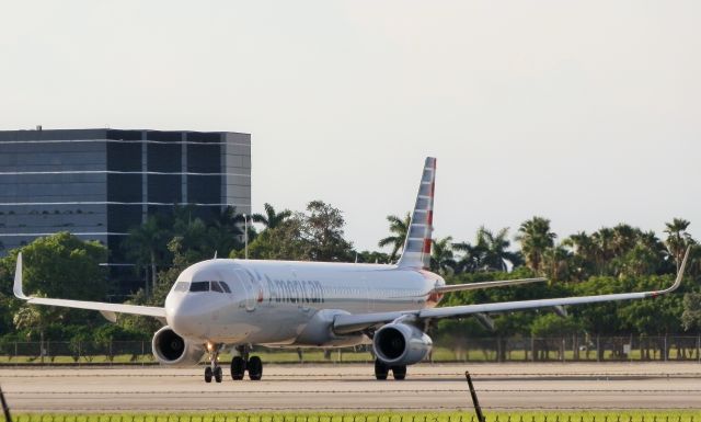 Airbus A321 (N152AA)