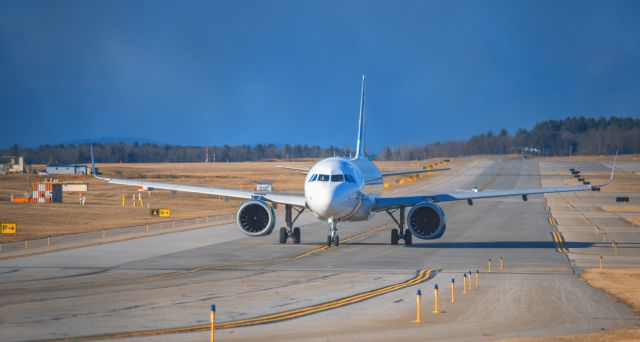 Airbus A320 (N301FR)