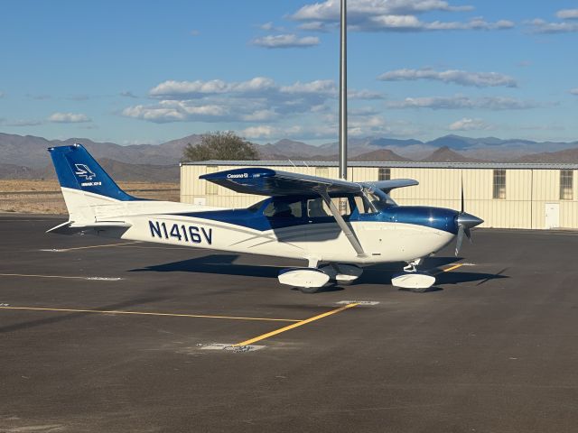 Cessna Skyhawk (N1416V)