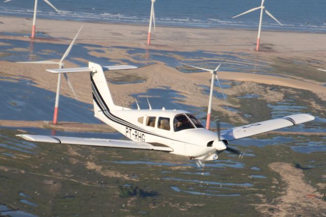 Piper Turbo Arrow 4 (PT-RHG)