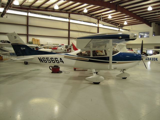 Cessna Skylane (N65664)