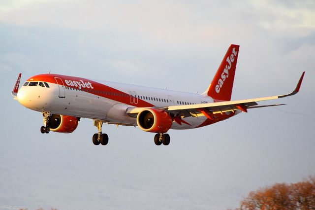 Airbus A321neo (G-UZMB)