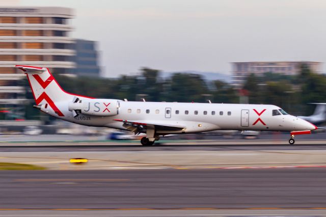 Embraer ERJ-135 (N260JX)