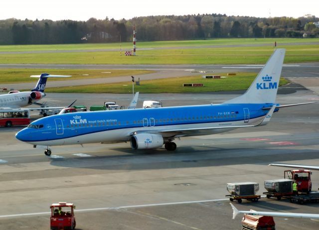 Boeing 737-800 (PH-BXW)