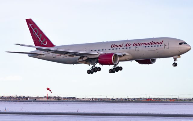 Boeing 777-200 (N846AX)