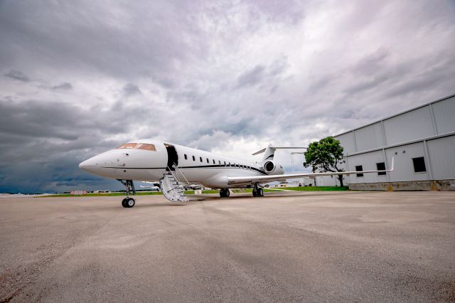 Bombardier Global Express (N44WG)