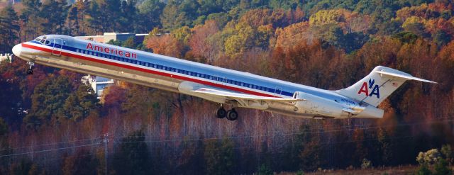 McDonnell Douglas MD-82 (N7541A) - One of the last 82s in the fleet. Ship 541 blasting off in all her chrome glory from 23R to ORD, 11/18/18. How I love thee, O Mad Dog.