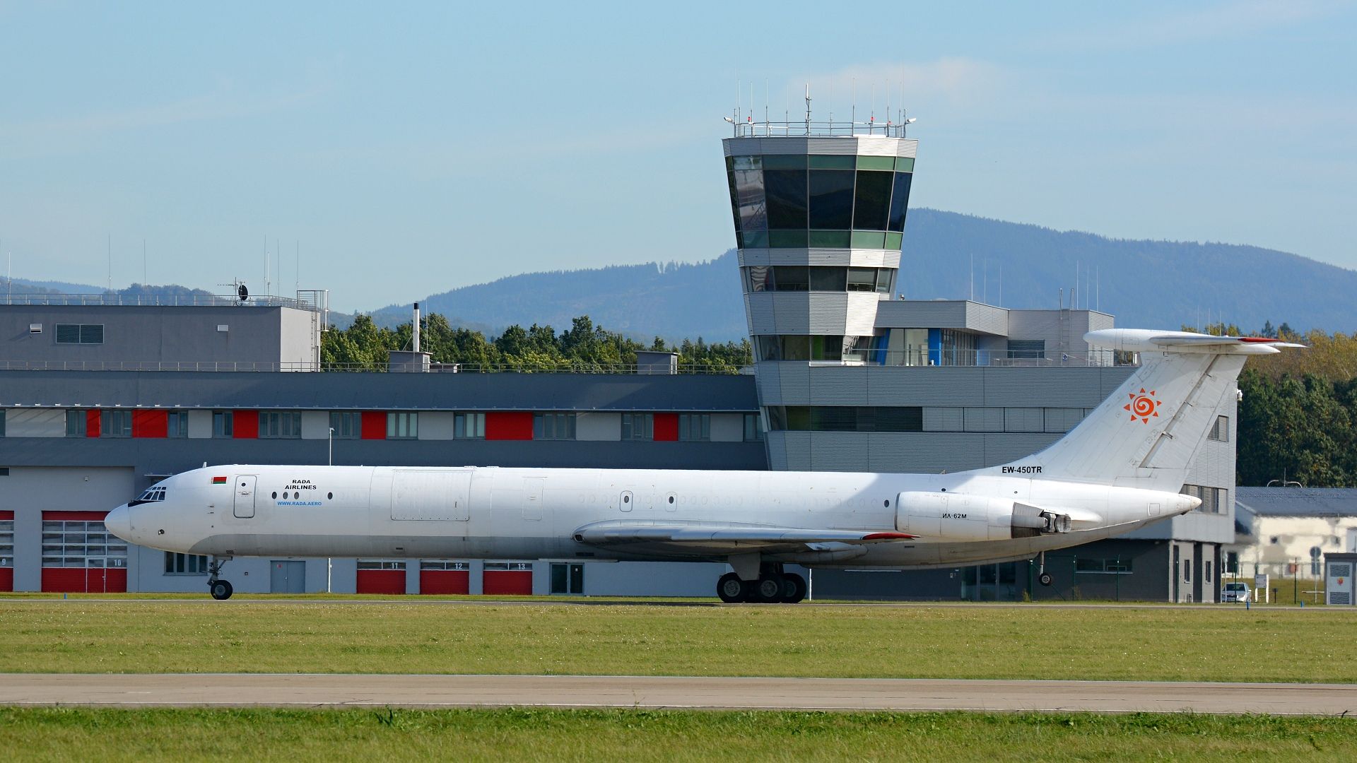 Ilyushin Il-62 (EW-450TR)