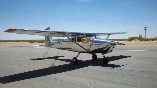 Cessna Skyhawk (N8811B) - 1958 Cessna 172