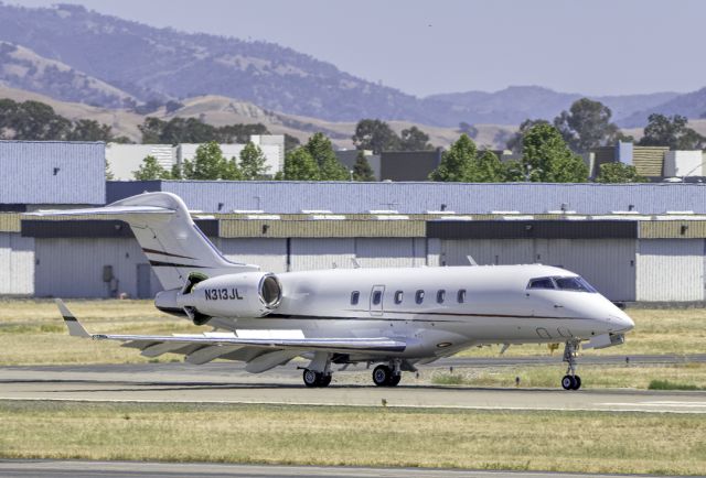 Bombardier Challenger 300 (N313JL) - Bomardier BD-100 Challenger 300 arrives at Livermore Municipal Airport (CA). May 2021