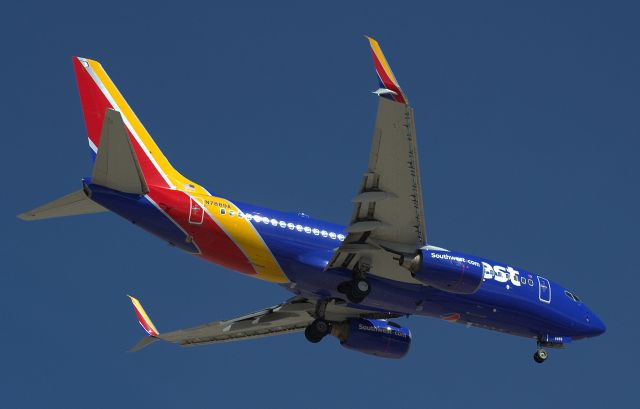 Boeing 737-700 (N7889A)