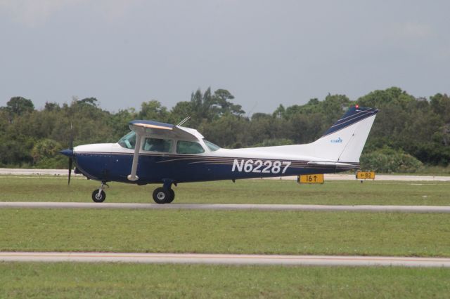 Cessna Skyhawk (N62287)