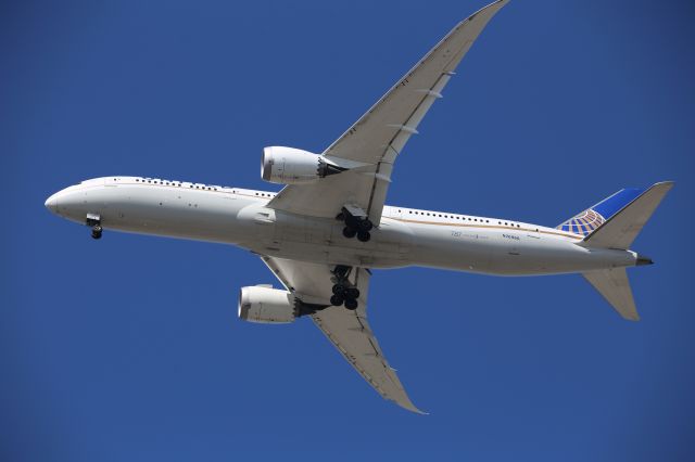 Boeing 787-9 Dreamliner (N26966)