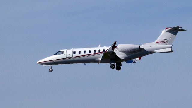 Learjet 45 (N63DZ) - On final is this 2003 Learjet 45 in the Autumn of 2018.