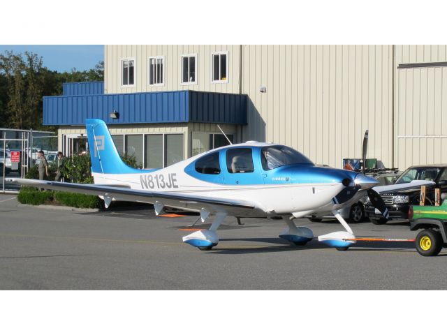 Cirrus SR-22 (N813JE) - A very nice Cirrus.