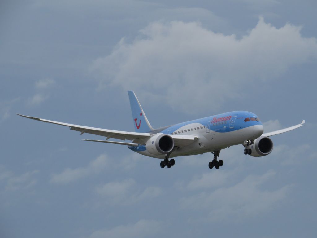 Boeing 787-8 (G-TUIB)