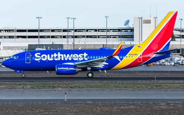 Boeing 737-700 (N922WN) - Tennessee One, now in the Heart Livery, leaving Spokane after being repainted 