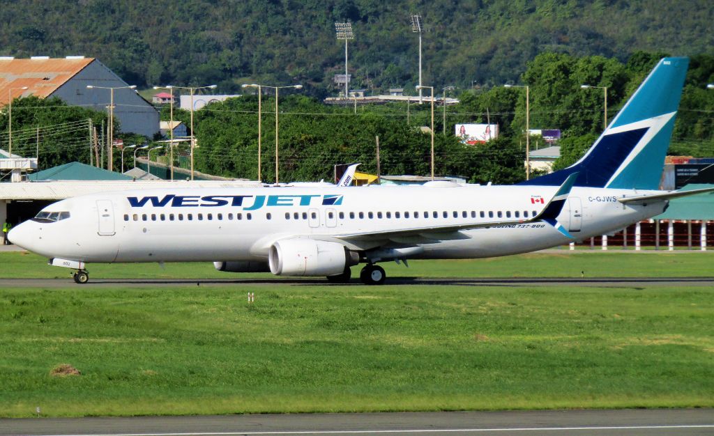 Boeing 737-800 (C-GJWS)