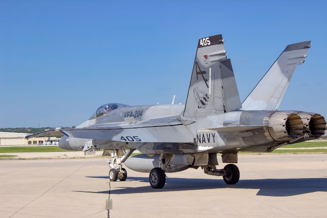 McDonnell Douglas FA-18 Hornet (16-2905)