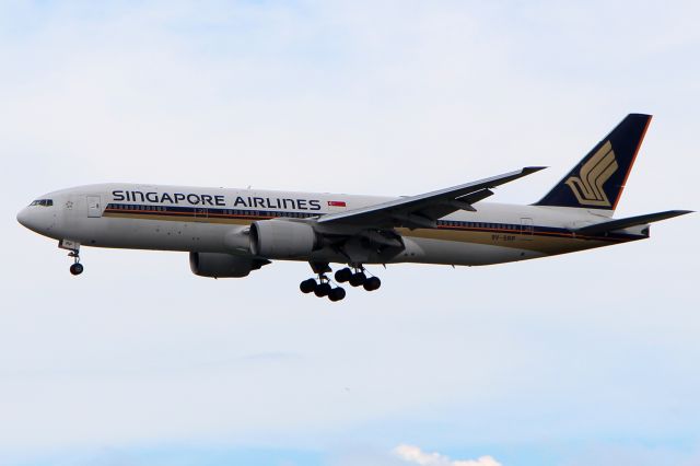 Boeing 777-200 (9V-SRP) - Flight 805 from Beijing, China arriving a few minutes ahead of schedule even though it departed Beijing late.