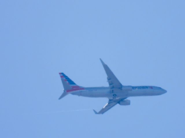 Boeing 737-800 (N965NN)