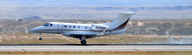 Embraer Phenom 300 (N336QS)