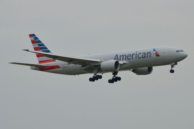 Boeing 777-200 (N782AN) - Arriving DFW 05/19/2013