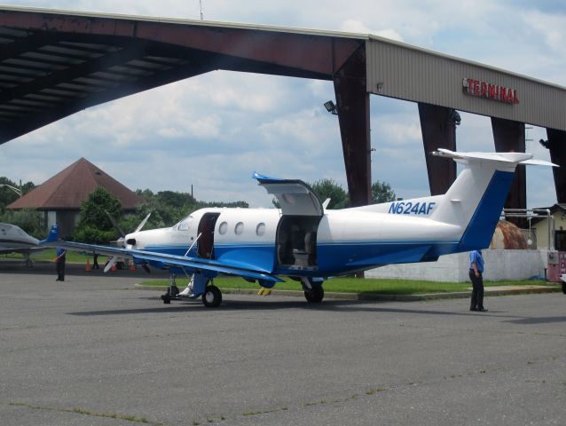 Pilatus PC-12 (N624AF) - Large cargo doors.