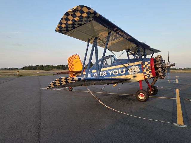 North American Navion (N8585H)