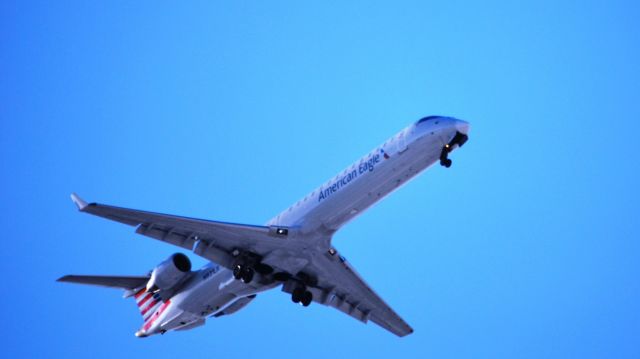 Airbus A320 — - I get a birds' eye-view of aircraft such as this jet passing over my apt. building.  This was a flight from Florida, landing at Joe Foss Field in Sioux Falls on 01/11/20.  