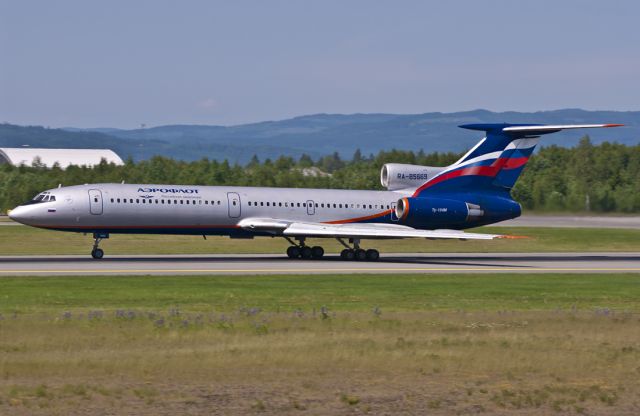 Tupolev Tu-154 (RNA85669)