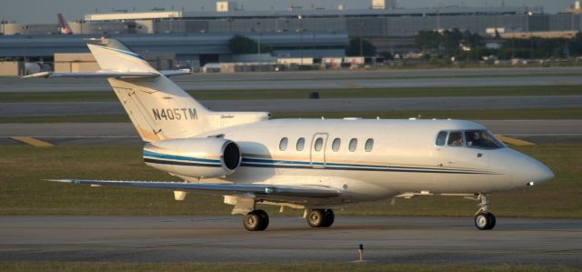 Hawker 800 (N405TM)