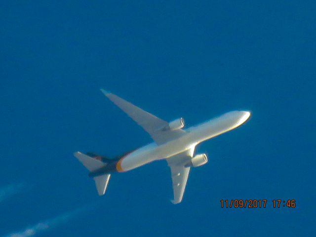 BOEING 767-300 (N304UP)