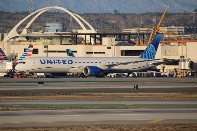 BOEING 787-10 Dreamliner (N12010)