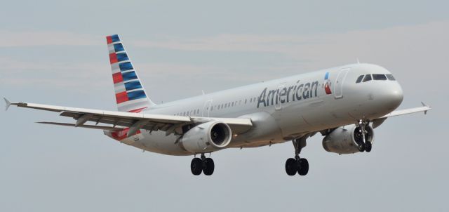 Airbus A321 (N981UY) - 2/21/16