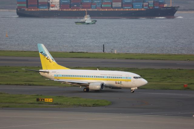 Boeing 737-500 (JA300K)