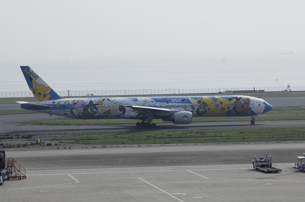 BOEING 777-300 (JA754A) - Taxing at Haneda Intl Airport on 2012/05/08 "Pokemon c/s"