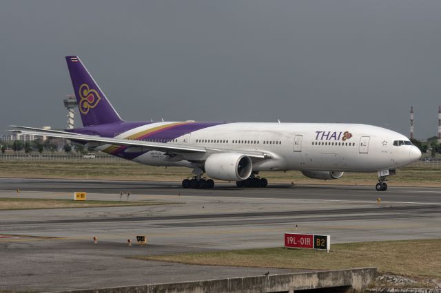 Boeing 777-200 (HS-TJV) - 8th January, 2019: Seen taxiing for departure from runway 19L at Suvarnabhumi International Airport, is one of four Boeing 777-200ER aircraft in Thai's fleet. She is named "Nakhon Pathom". 