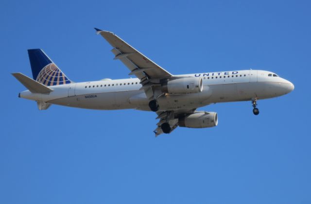 Airbus A320 (N435UA)