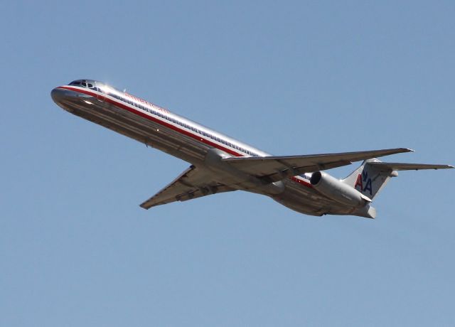 McDonnell Douglas MD-80 —