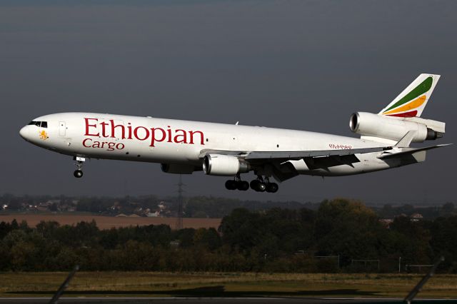 Boeing MD-11 (ET-AML)