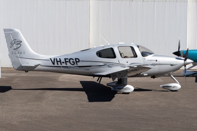 Cirrus SR-22 (VH-FGP)
