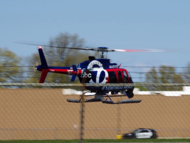 Bell 407 (N77NY) - LINDEN AIRPORT-LINDEN, NEW JERSEY, USA-APRIL 28, 2020: A helicopter from one of the local New York City T.V. stations is seen shortly after refueling after covering the joint flyover of the Blue Angels and Thunderbirds over New York and New Jersey during Operation America Strong, a salute to frontline COVID-19 responders.