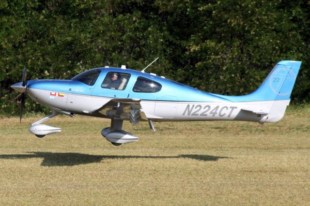 Cirrus SR-22 (N224CT) - SDYJ Airport - José Martins da Silva - Regente Feijó/Brasil -22°1333"S   51°2055"W