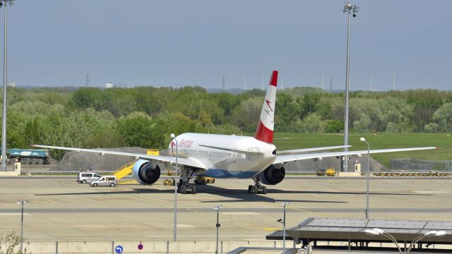 Boeing 777-200 (OE-LPE) - Austrian Airlines Boeing 777-2Q8(ER) OE-LPE in Vienna 